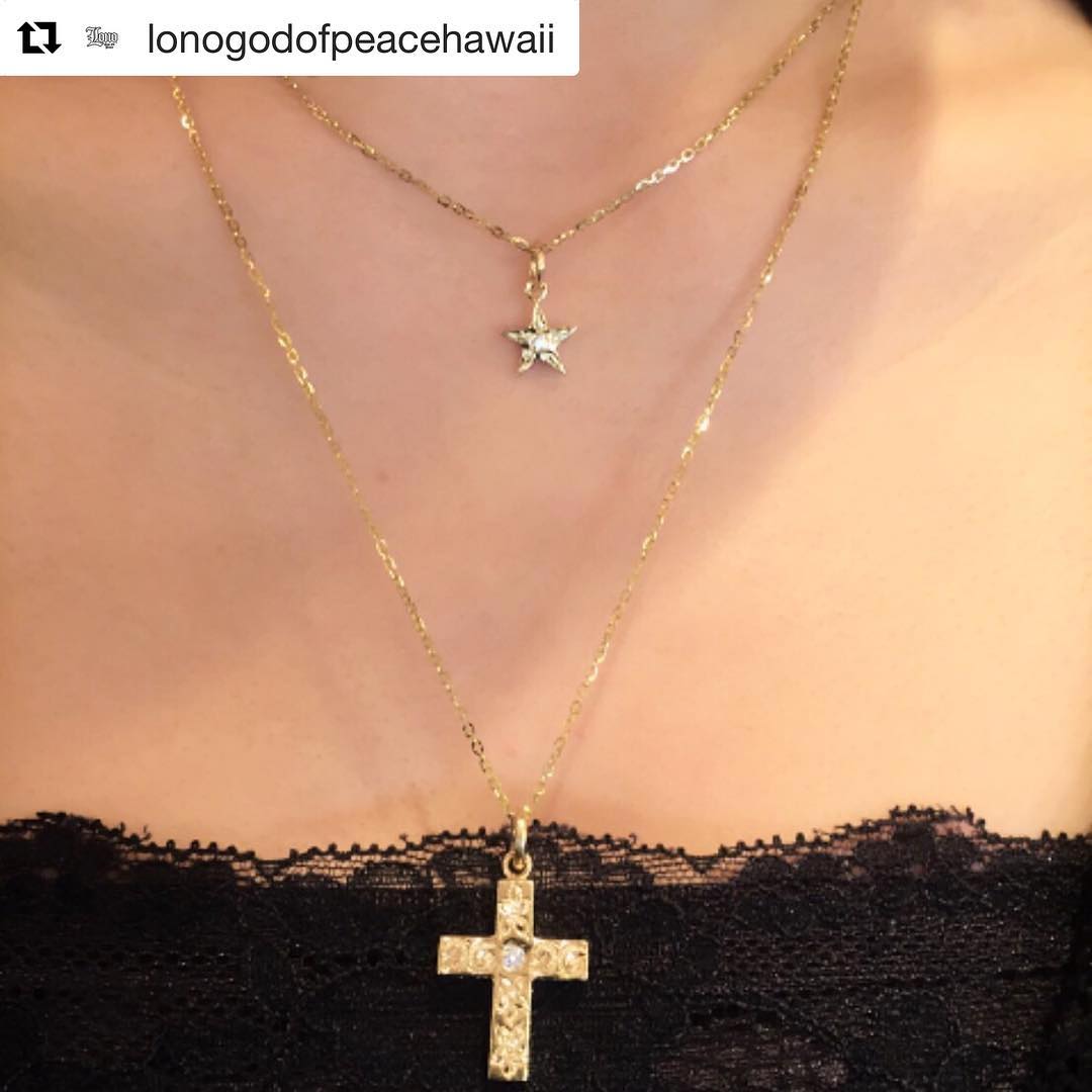 クロスペンダント（イエローゴールド） - ハワイアンジュエリー Lono